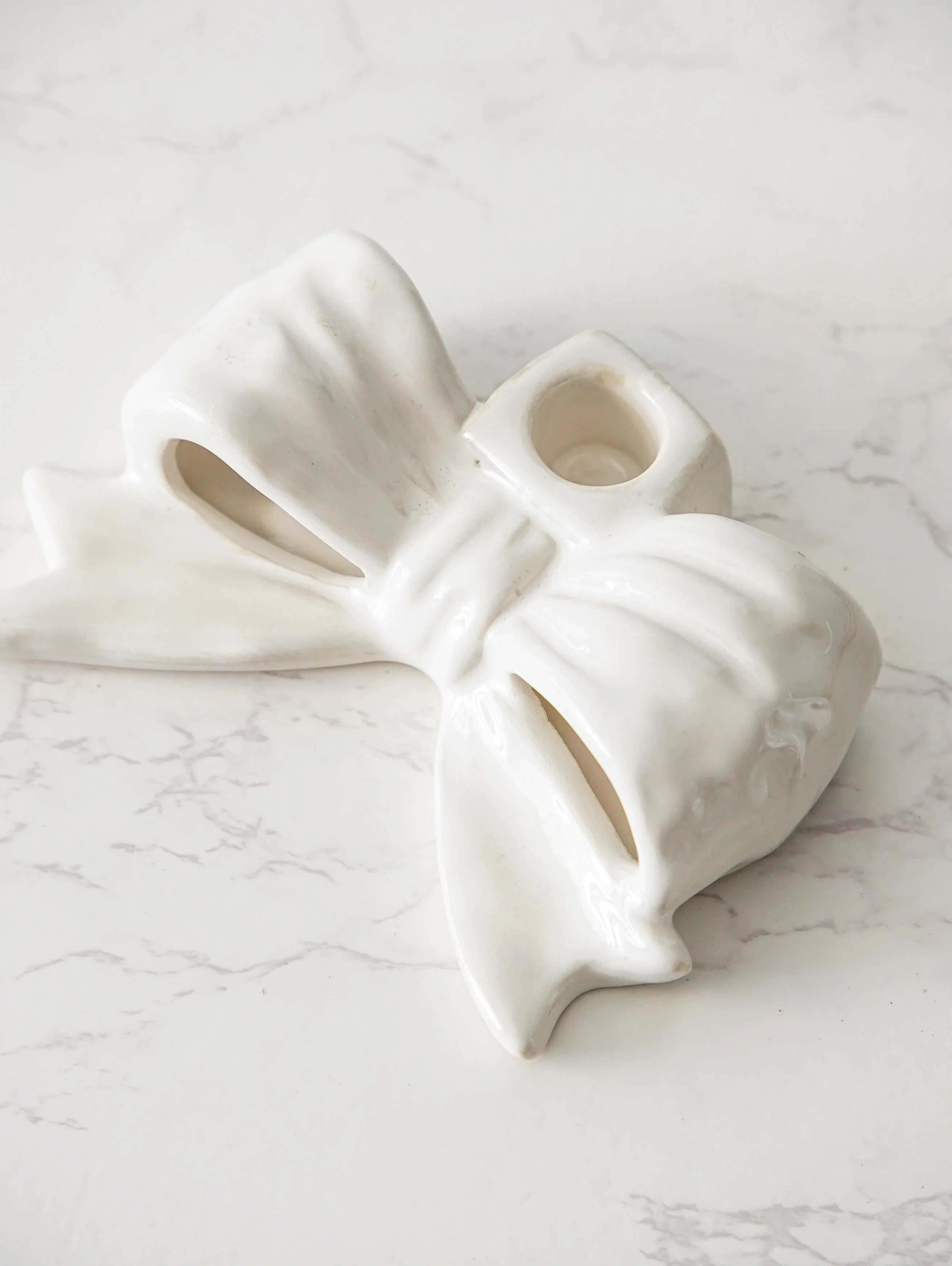 Ceramic Bow Taper Holder | MJHome