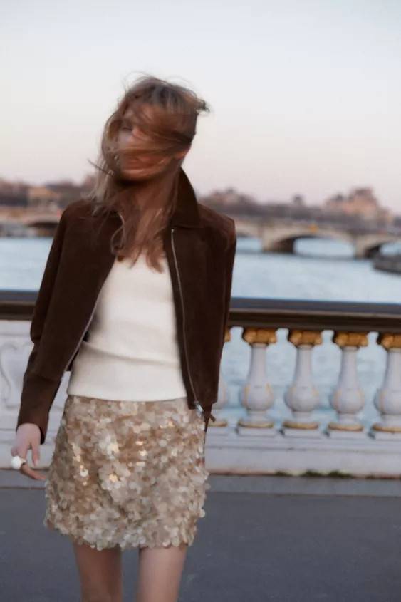 Short sequined skirt. Lining. Invisible side zip fastening. | Zara UK