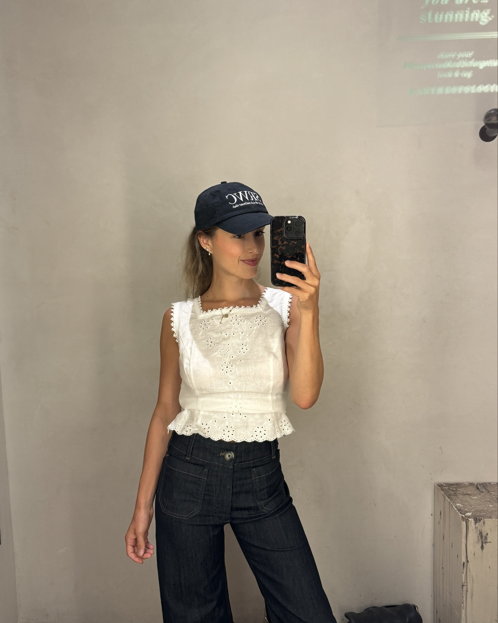 Jeans for all my short/ petite girlies out there! 😉👏🏼🤍✨ I know the struggle so when I find a good pair I HAVE to share. 😍 I also added a few others as well! 