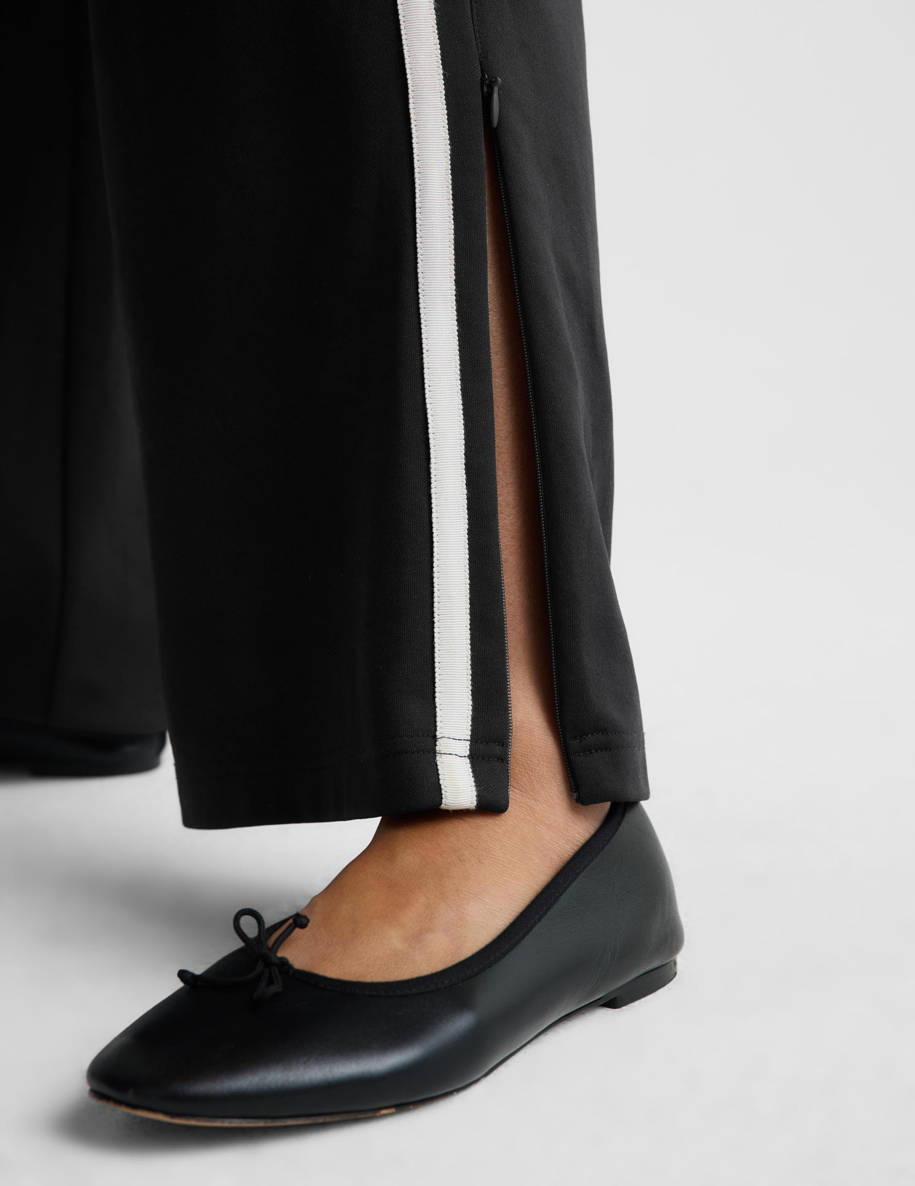 That Tracks Pant 31" | Beyond Yoga | Beyond Yoga