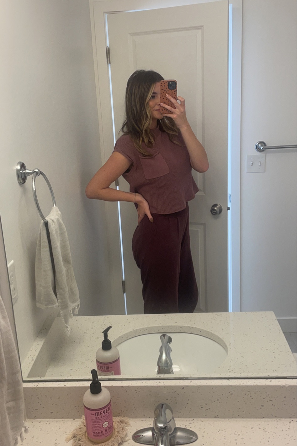 18 weeks pregnant and starting to not fit in my normal things! This set has been life saving 🫶🏻🙌🏼

#LTKsalealert #LTKbump #LTKSeasonal