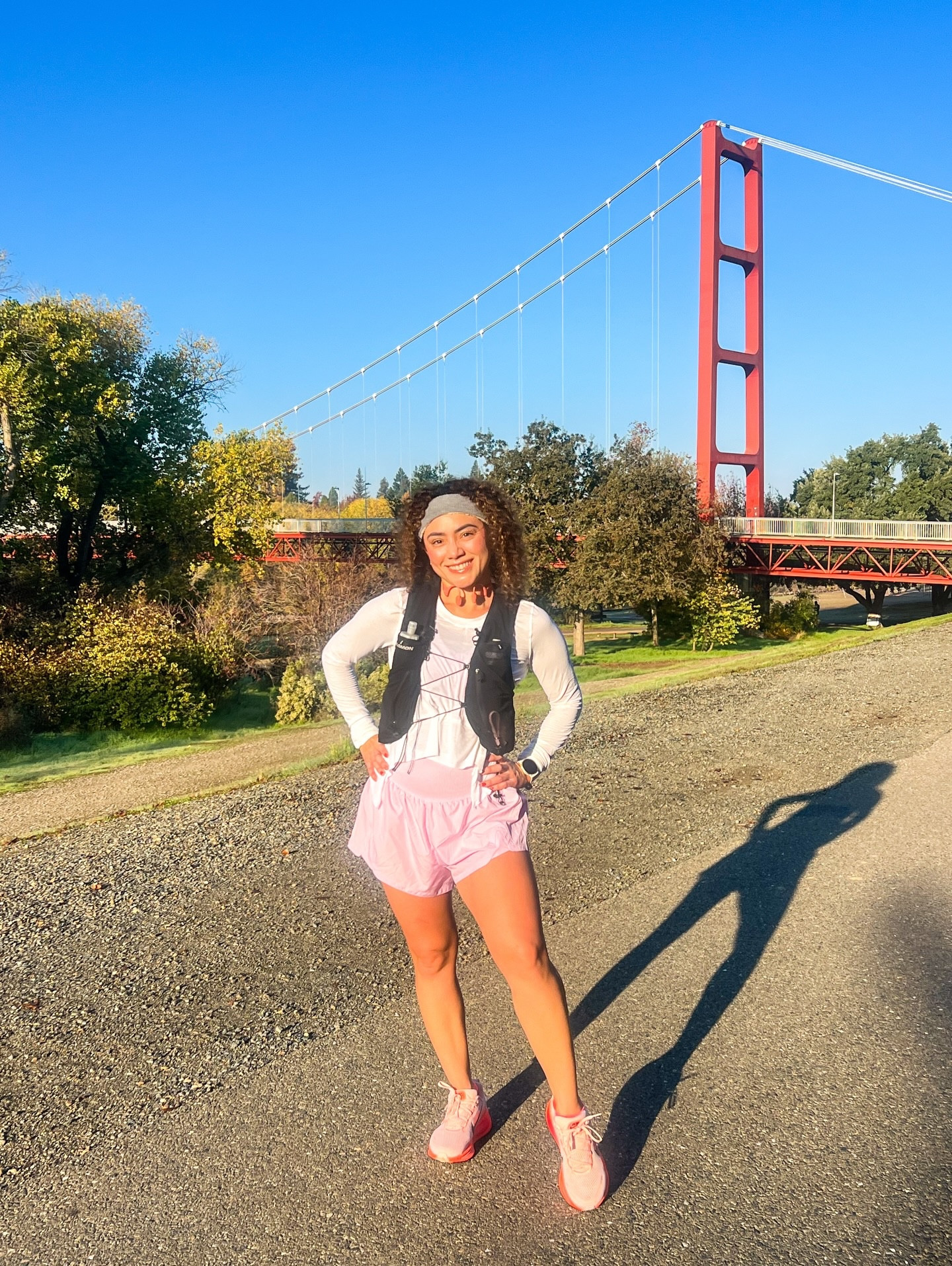 8 miles & 2 weeks until my next marathon

wearing FP movement super comfortable shorts & long sleeve, Nike vomeros, Salomon vest 

on my face I used @origins SPF, @hudabeauty blush filter, lip liner, gloss & @fazitbeauty eyeshadow glitter tattoo
