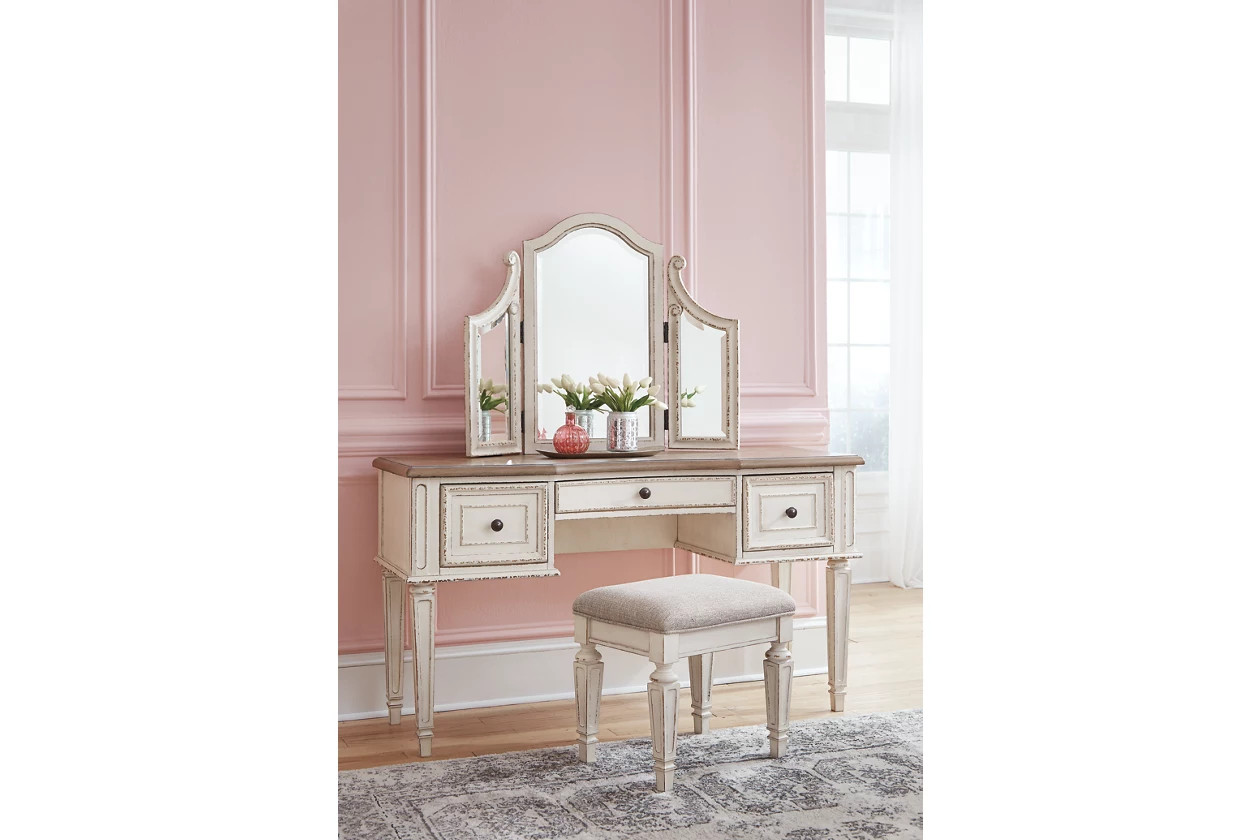 Realyn Vanity Set | Ashley Homestore