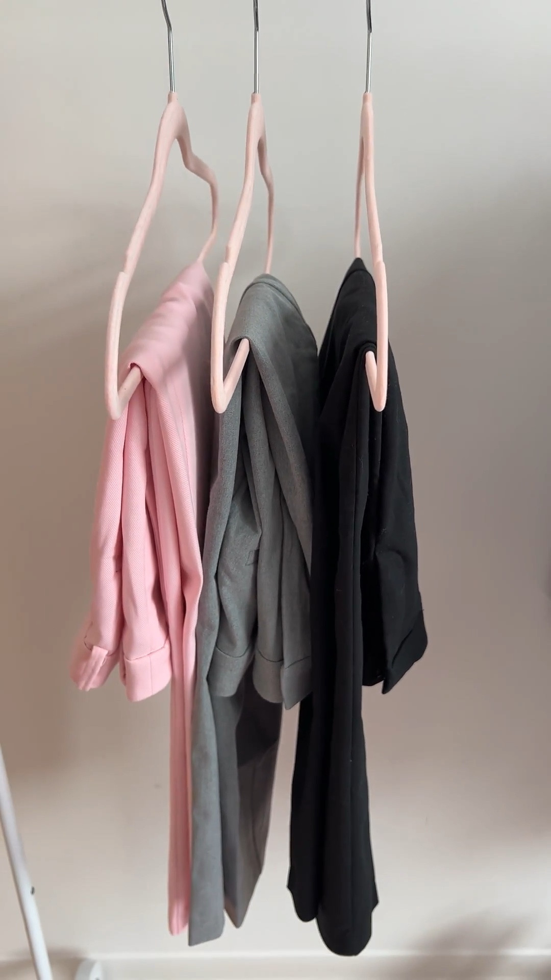 Favorite work pants from H&M and 20$
I love them because they have some stretch at the waist , great price point , many different colors & prints 


#LTKFindsUnder50 #LTKWorkwear #LTKStyleTip