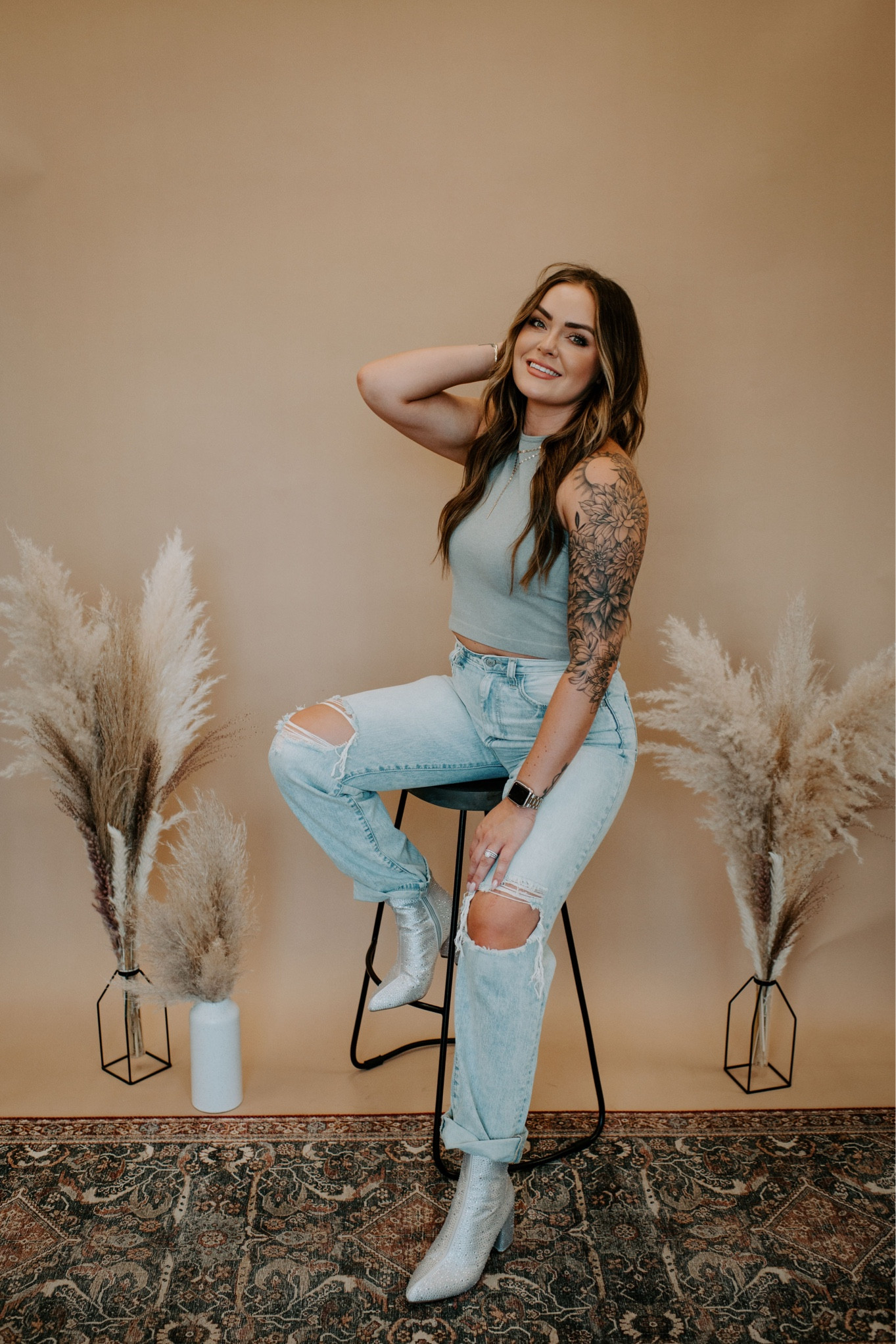 Size M/L in top
Size 28 in jeans