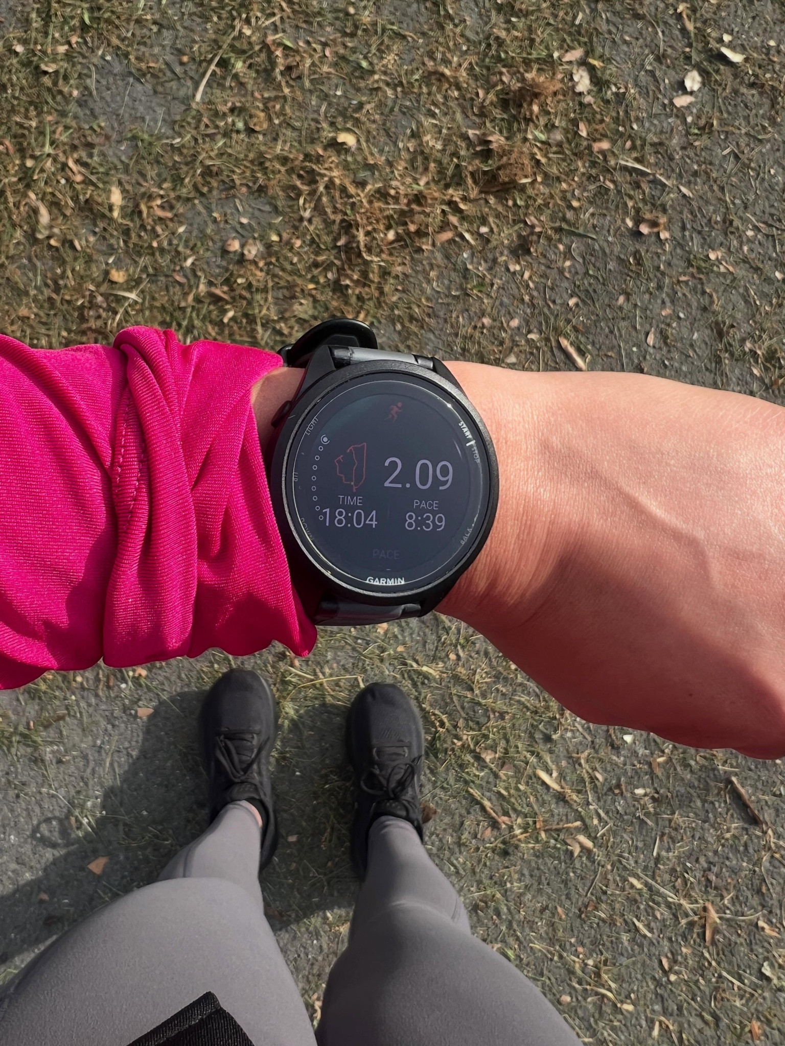 Legs were tired from yesterday, but this tempo run got done. @trainestcoach 

Resting tomorrow and Thursday to get ready for this weekend! 

There are still a few race slots available if you want to run!!