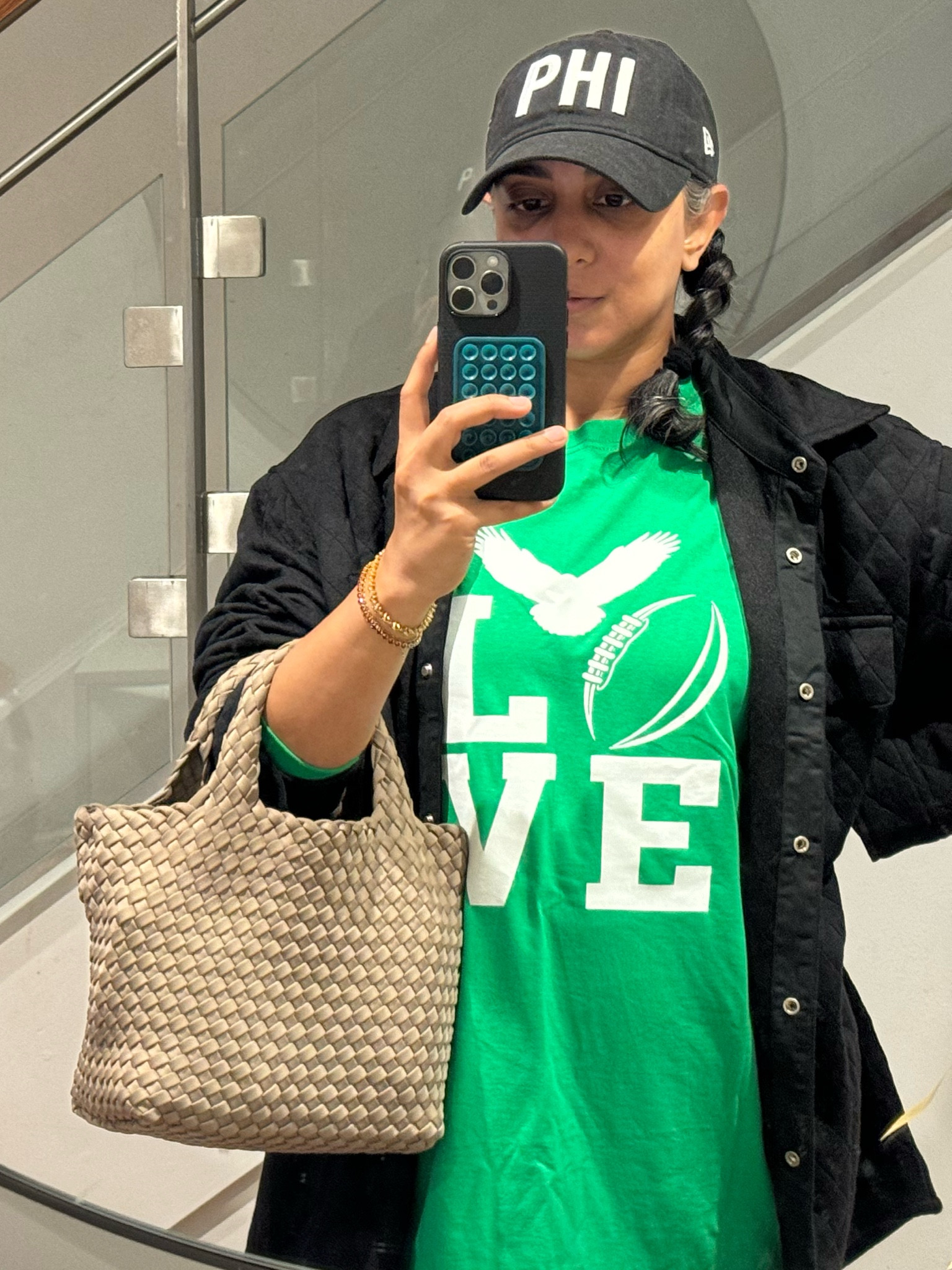 If it’s a fall Sunday…it’s all about the Eagles baby 

#LTKmidsize #LTKfindsunder50 #LTKSeasonal