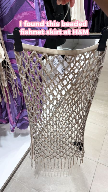 This beaded fishnet skirt from H&M is such a hot statement piece! It’s giving mermaid core 🧜🏾‍♀️✨ and it would be perfect for the Parkwood girlies to wear to the Beyoncé Renaissance concert 👑🐝.

#LTKSeasonal #LTKFind #LTKunder100