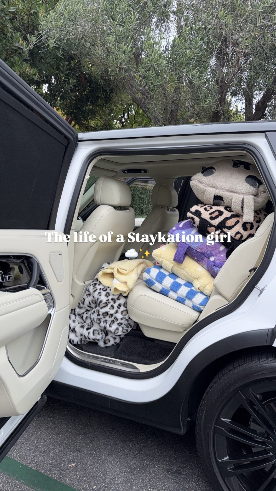 The life of a Staykation girl
☁️✨