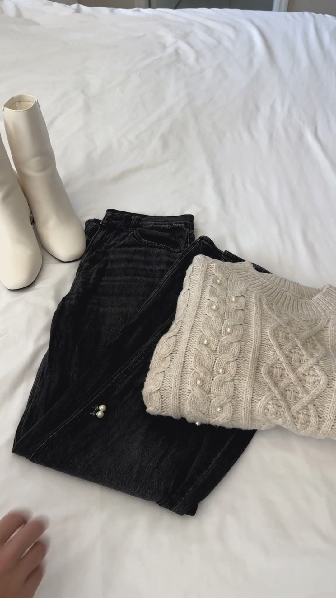 Winter neutrals but make it going out ✨ cozy cable knit, sleek white booties, and dark denim 🖤 effortlessly chic for brunch, dinner, or holiday drinks with the girls ❄️👯‍♀️

 #WinterStyle #ChicAndCozy #LTKWinterOutfits #HolidaySeasonLooks #GirlsNightOutfit #ElevatedBasics #WinterFashionInspo

#LTKParties 

#LTKSeasonal #LTKHoliday