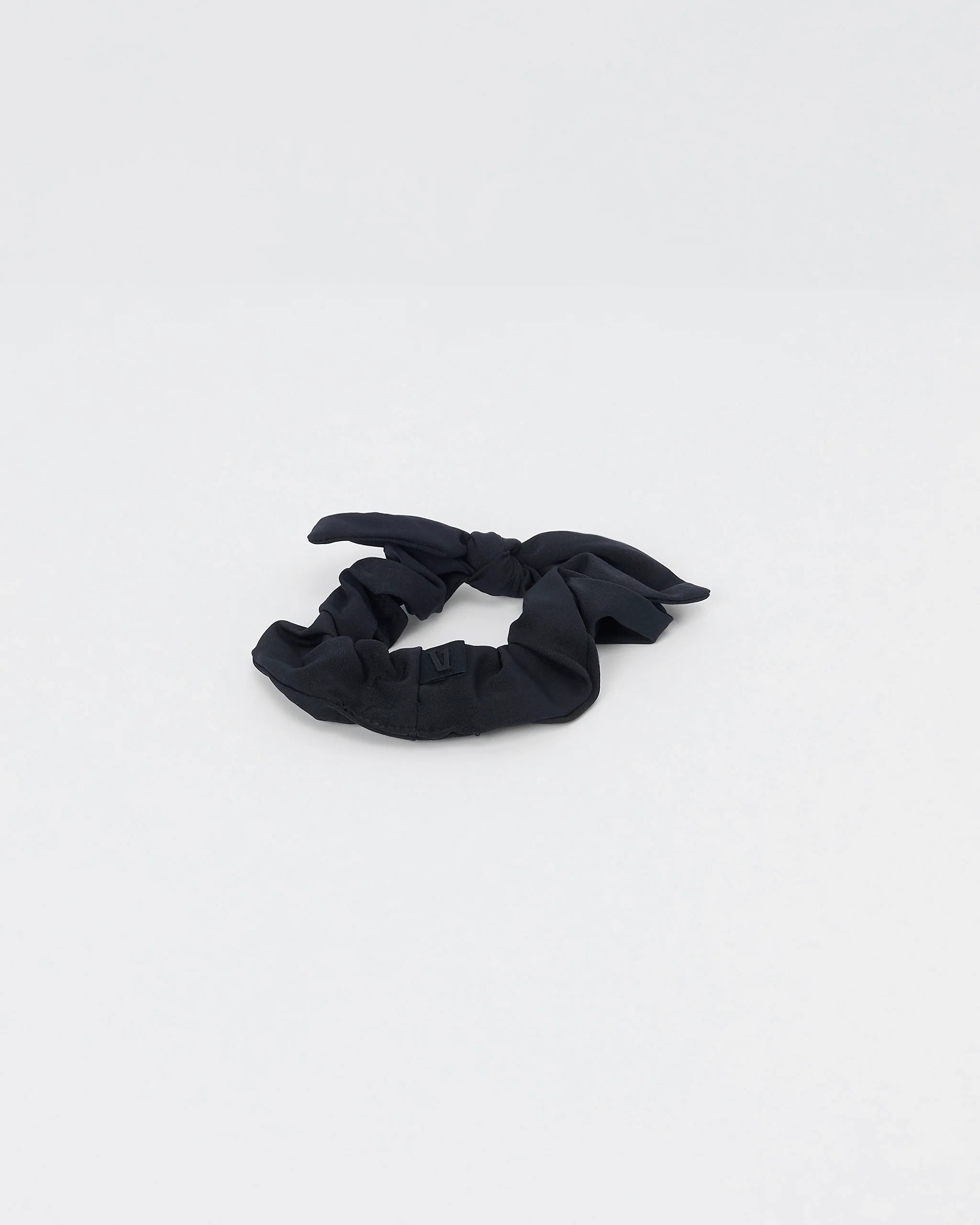 Tie Scrunchy 2.0 | Vuori Clothing (US & Canada)