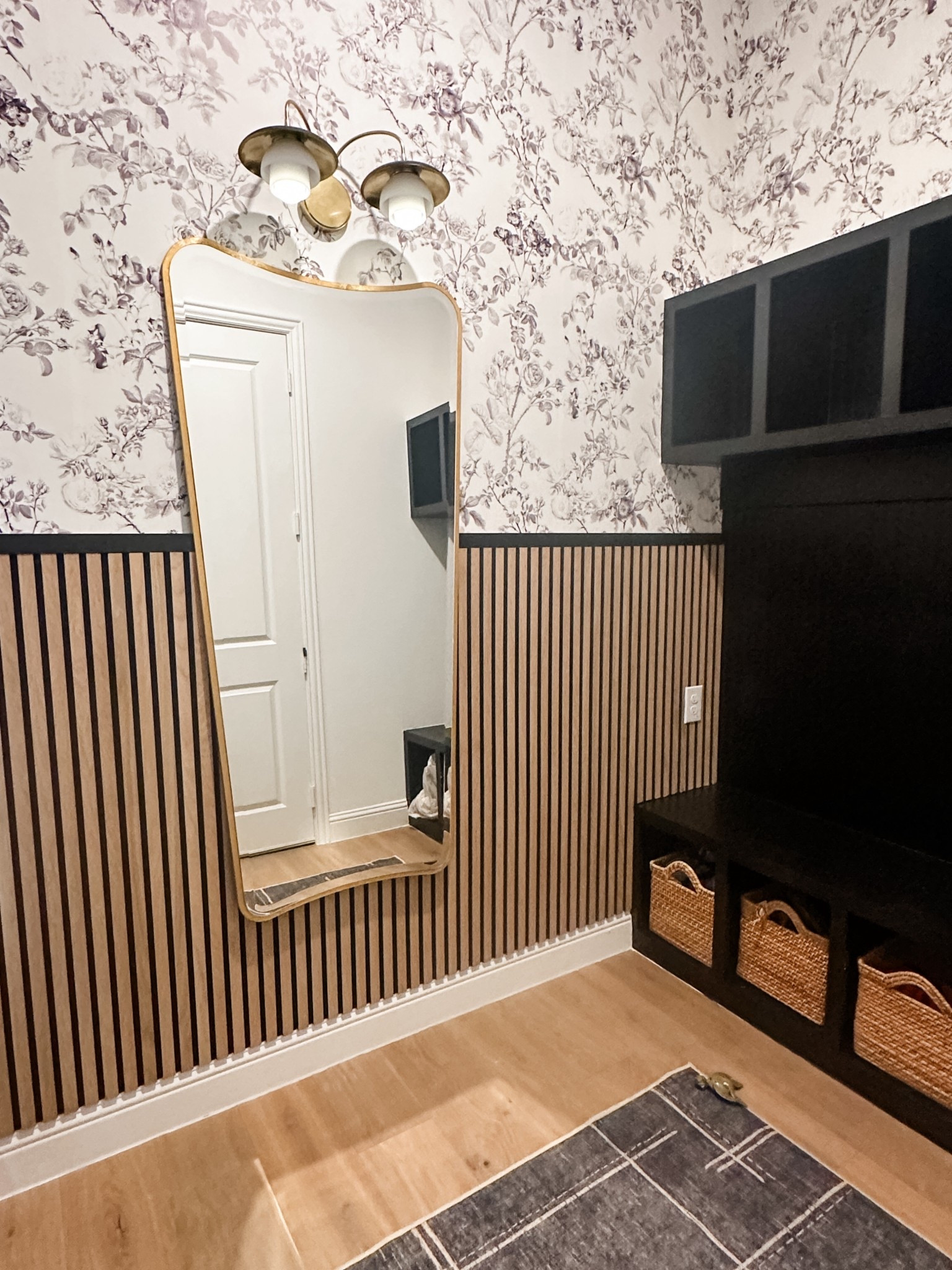 Mud room. Interior design. Wallpaper. Wood panel

#LTKFamily #LTKHome #LTKStyleTip