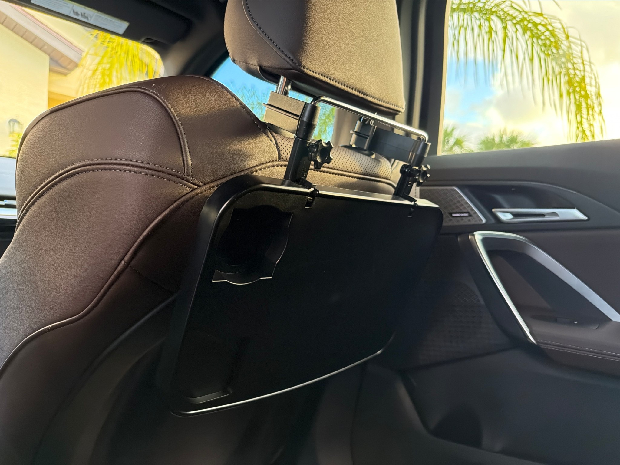 Every mom on the go needs car food trays. I am on drop off and pick up duties and hubby got two for the kiddos and it’s a game changer !