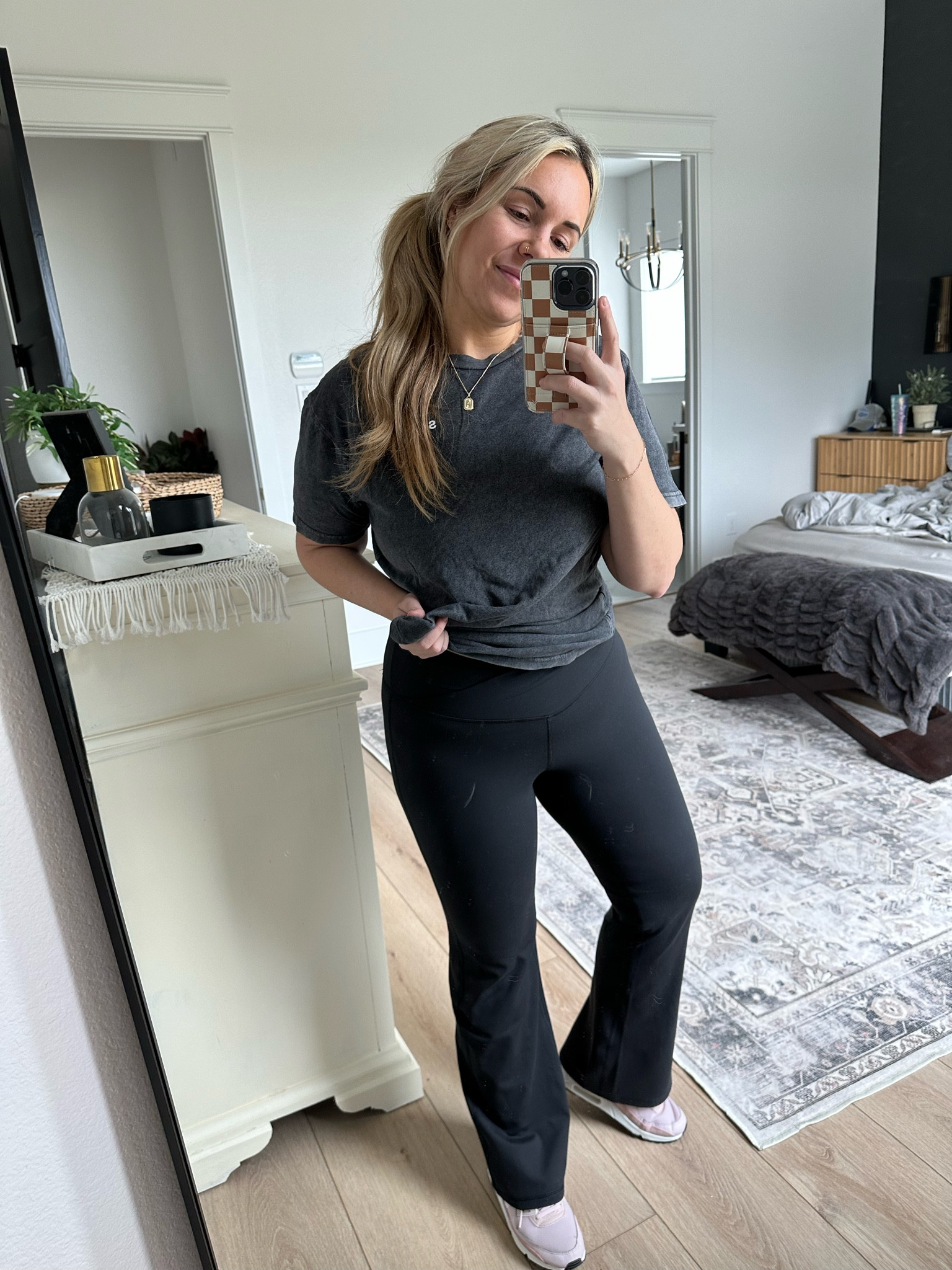 New Walmart crossover flare yoga pants! Size down!!! I’m in a medium and I’m a 10. I still have plenty of room. 
Lulu, Lululemon dupe, flare leggings, Walmart outfit, ootd.