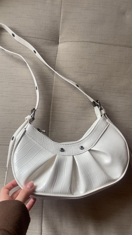 Cute white bag! Love this trendy style, perfect everyday size as well🤍

Follow for daily fashion finds😘

Amazon bag / amazon shoulder bag / amazon crossbody bag / amazon purse / purse amazon / amazon crossbody purse / amazon spring purse / white bags / white purses / trendy purse / trendy bag / Neutral fashion / neutral outfit /  Clean girl aesthetic / clean girl outfit / Pinterest aesthetic / Pinterest outfit / that girl outfit / that girl aesthetic / vanilla girl / Amazon Must Haves / Amazon Basics / Amazon Fashion / Amazon Fashion Finds / Amazon Favorites / Amazon Style / amazon fashion finds


#LTKitbag #LTKfindsunder50 #LTKSeasonal