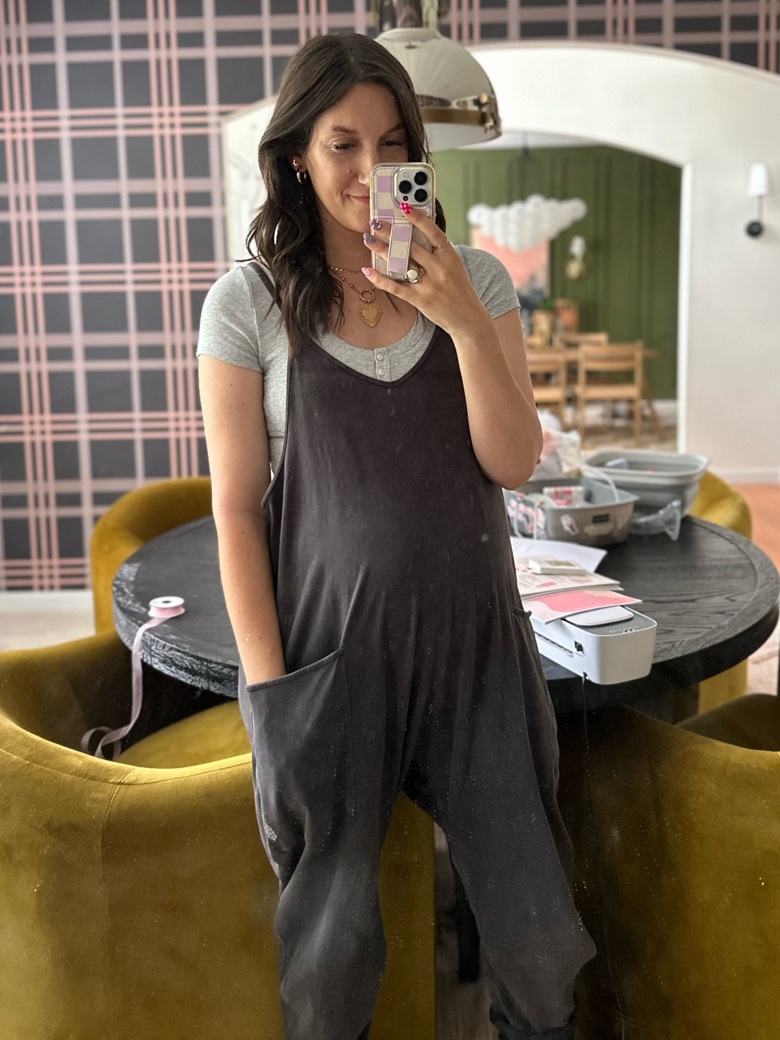 The perfect little slouchy overall set for bumpin’ or postpartum! I went regular size (medium) since it’s oversized and cuff the bottoms!