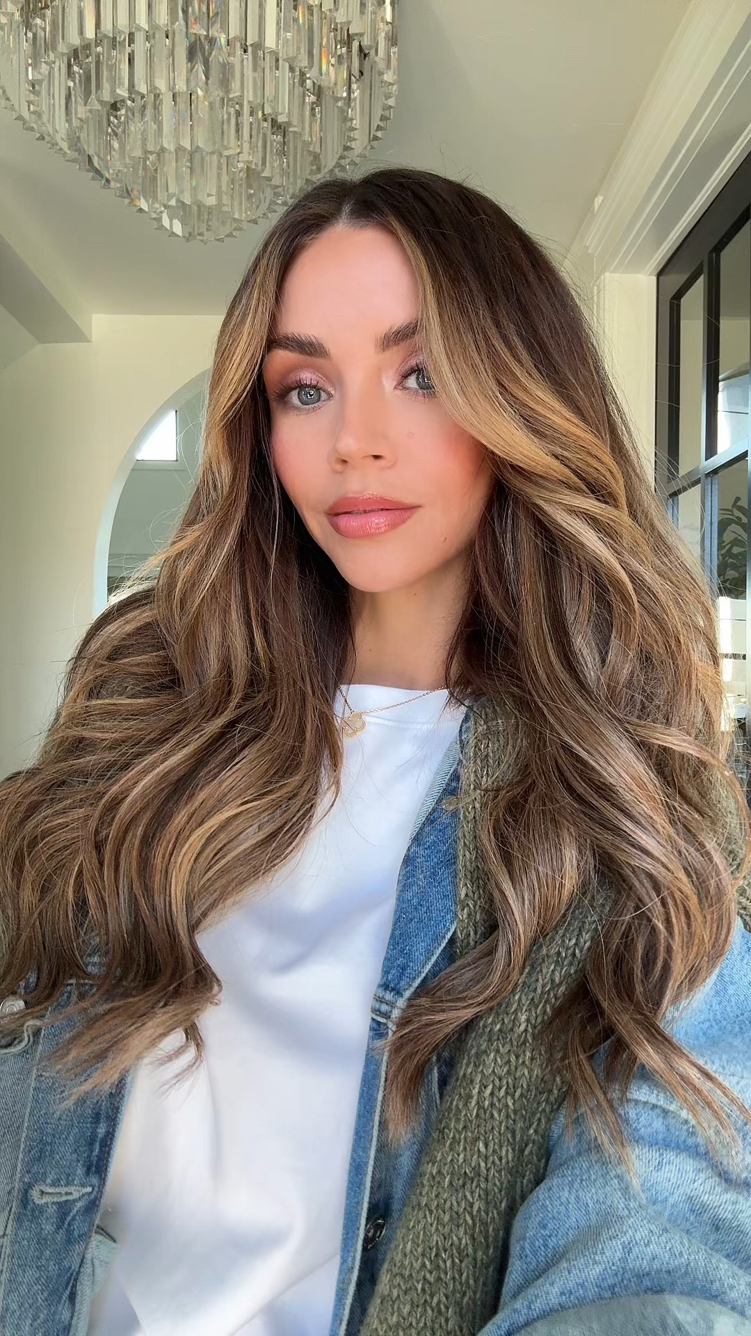 Off to Napa! Wearing my go to white tee and jean combo 🤍