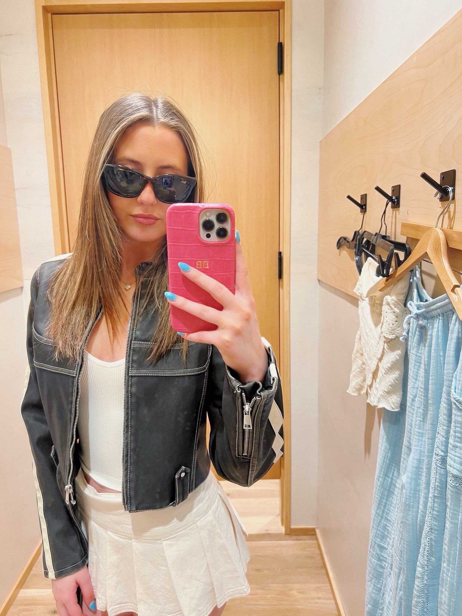 Cool girl look #SATCtypebeat

#LTKSeasonal #LTKStyleTip