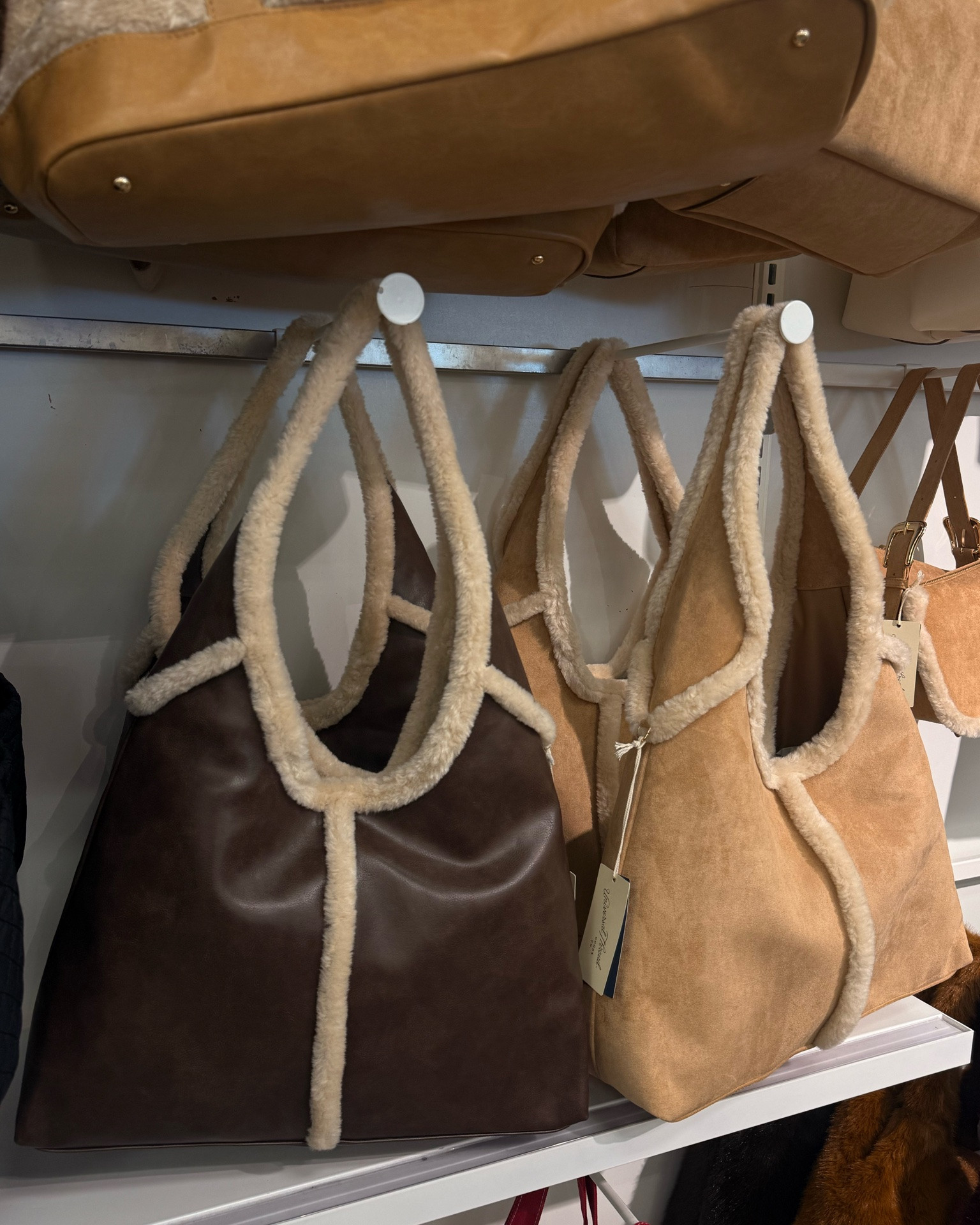 New fall Sherpa bags at @Target // love there fun fall bags!!!

Target fashion