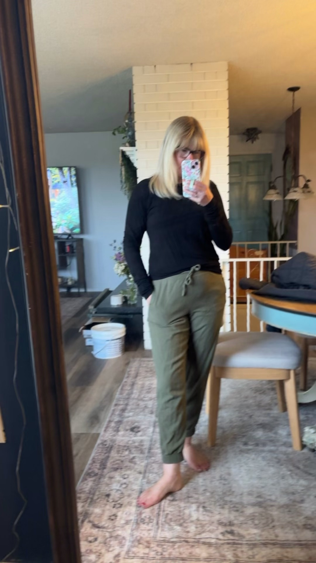 Comfy joggers and a long sleeved tee for casual but cute weekday dressing

#LTKootd #LTKdayinmylife #LTKOver40