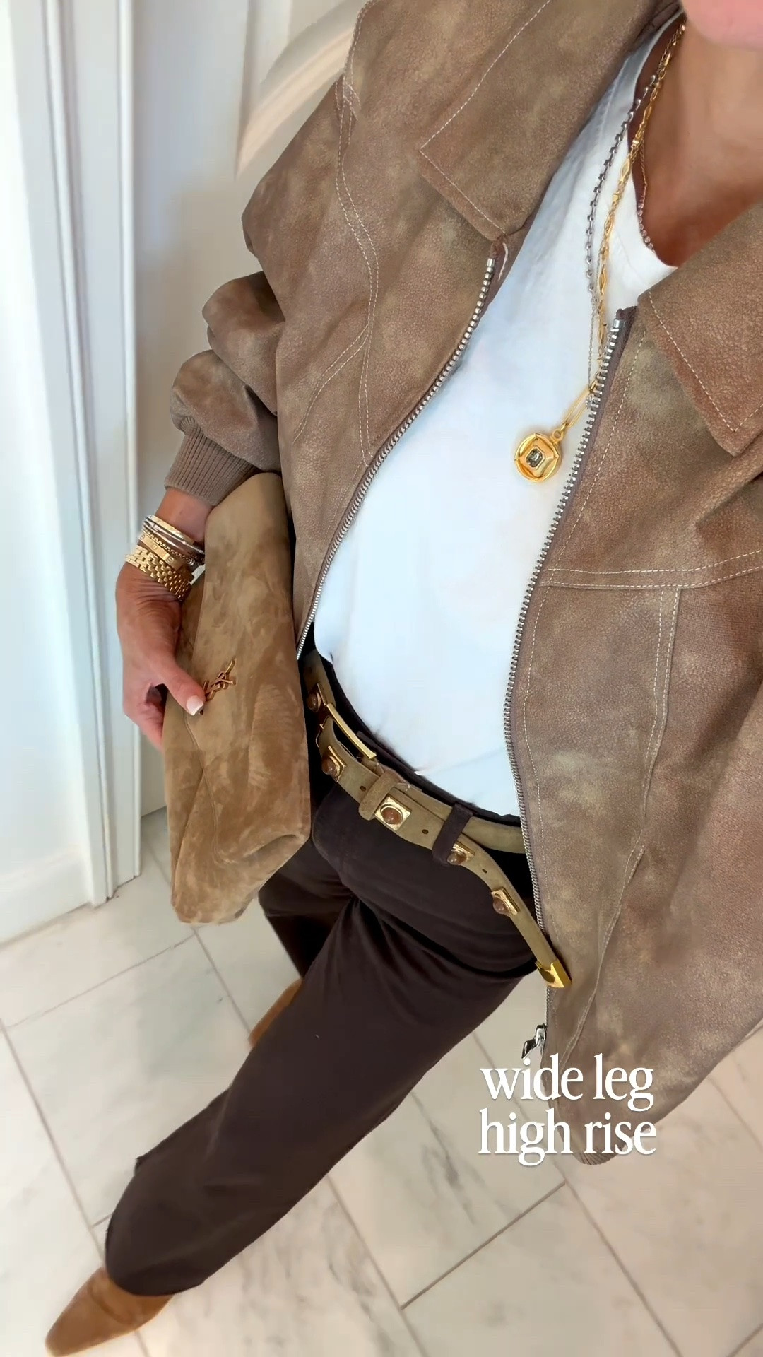 Loving these wide leg mocha brown jeans for fall. Size up a size if in between sizes