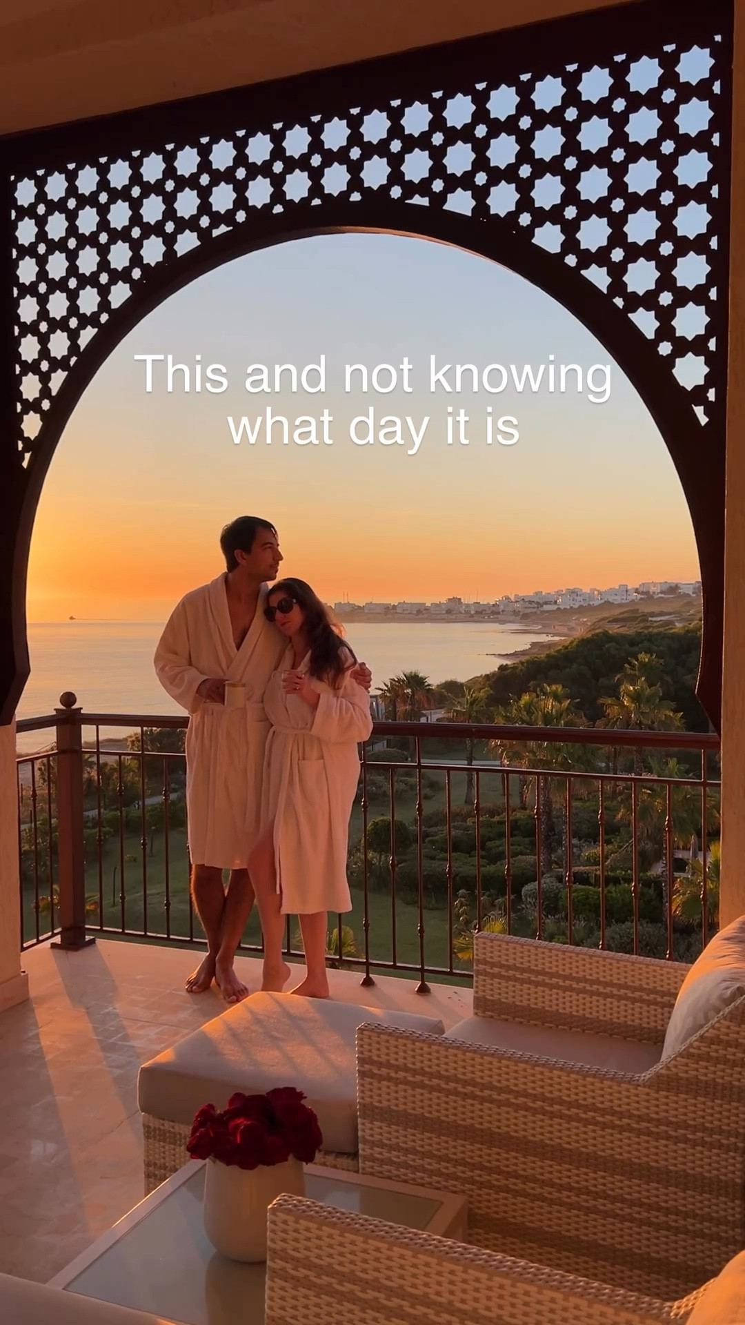 Do you agree? Waking up with your favorite person to watch the sunrise at @fstunis is the best feeling in the world! 

Our room had this incredible balcony which overlooked the ocean, facing the sunrise, and it was pure magic! 

Even if you’re not a morning person (we get it, we used to be the same), book a trip to Tunis and get up for sunrise once! It is so worth it! 

📍: @fstunis 

#fstunis #fourseasons #tunisia #visittunisia #travelcouple #couplesgoals