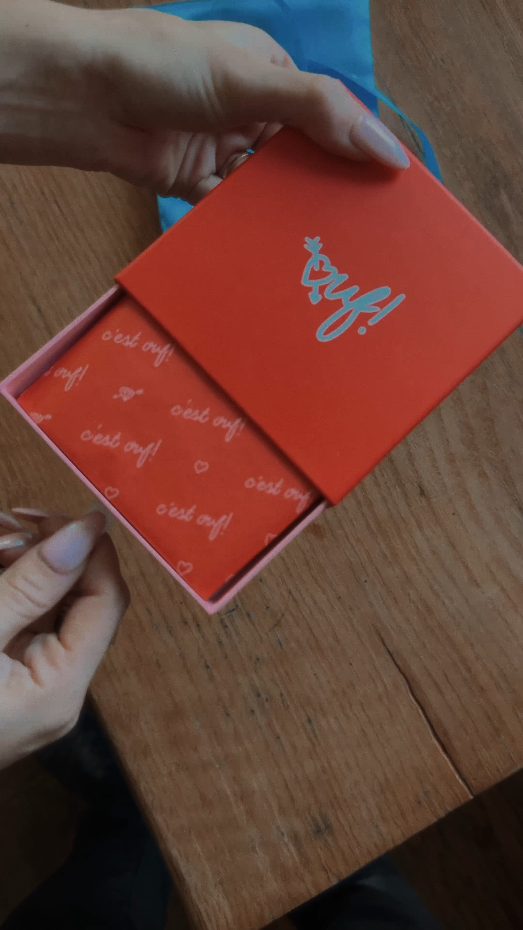 The perfect valentine’s gift for yourself or your favorite girl ♥️💋 @oufbysara #oufpartner @ouf 

#LTKGiftGuide