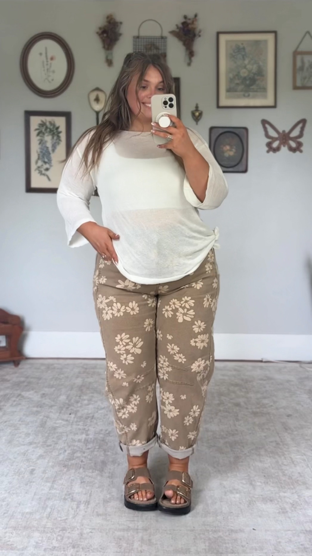 The cutest little stretchy barrel leg jeans 😍

#LTKPlusSize #LTKMidsize