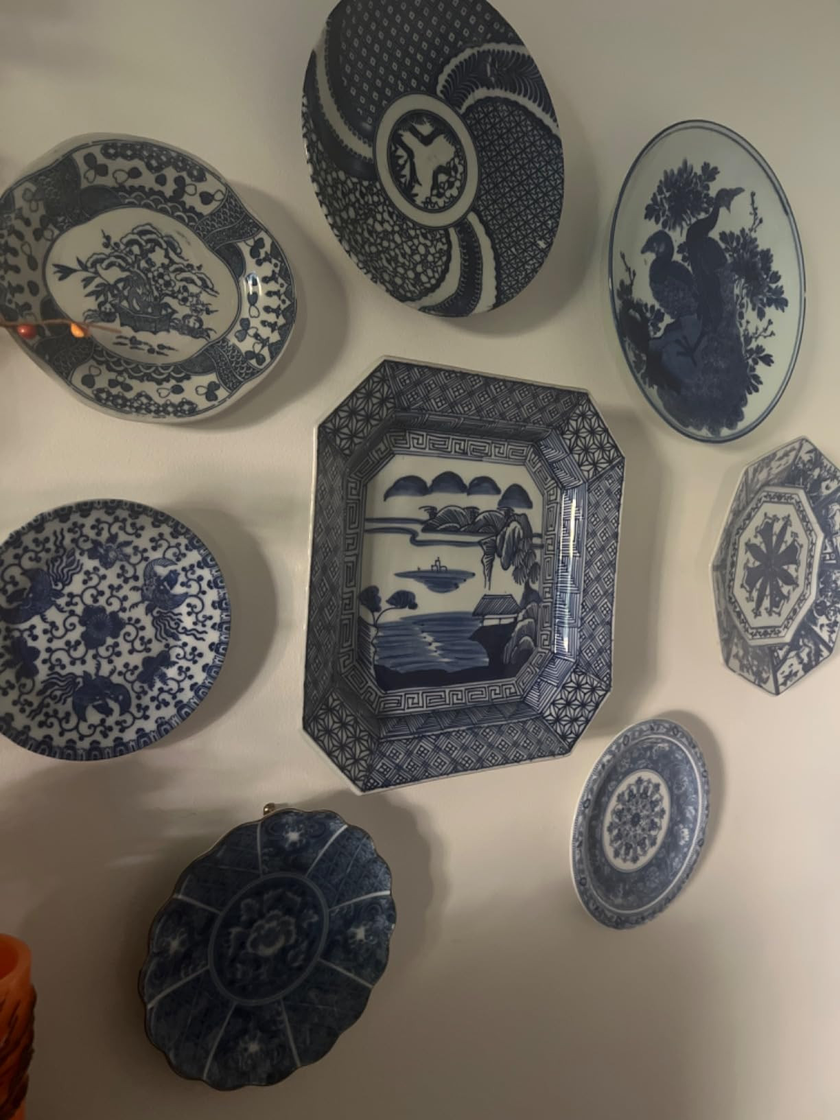 Invisible English Disc Adhesive Medium Plate Hanger Set (4-3 Inch Hangers) | Amazon (US)