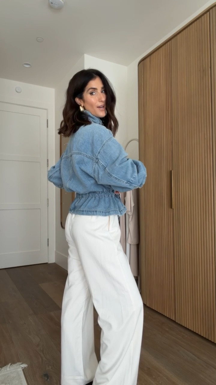 This is a run don’t walk kind of jacket! Probably one of my favorites in my closet right now 🙌🏼❤️ I’m just shy of 5-7” wearing the size medium for more of an oversized fit. Wearing the size XS pants #stylinbyaylin #target #spring @Target 



#LTKgrwm #LTKOver40 #LTKootd