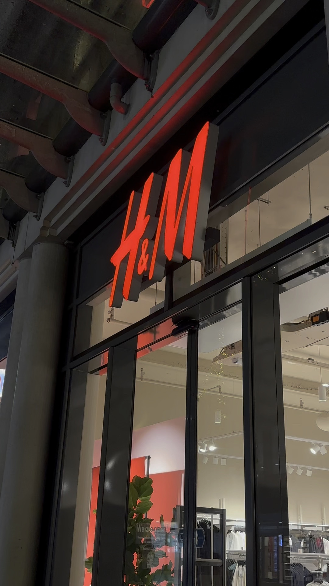 Items at H&M you have to check!!👕🧢

#LTKVideo #LTKeurope #LTKstyletip
