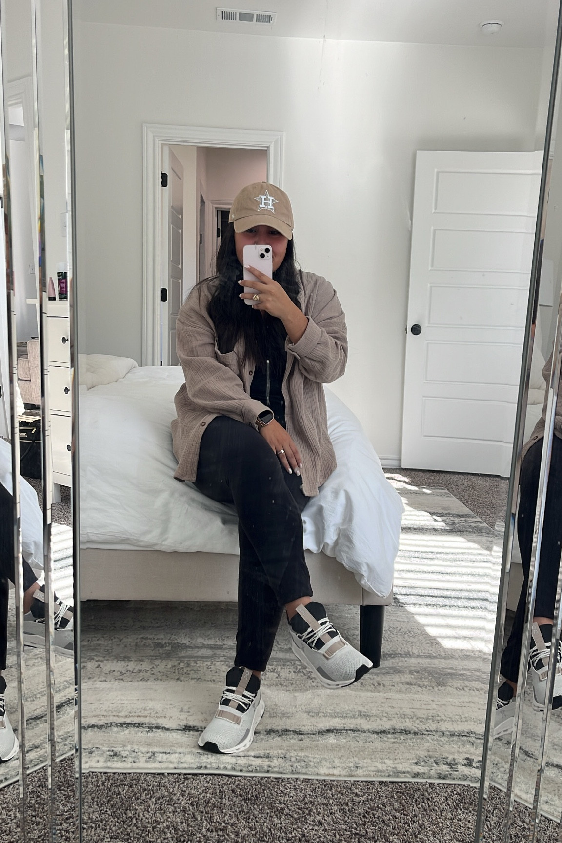 Just a casual day, running errands kind of outfit. shoes - oncloud. leggings - lululemon. 

#LTKfit #LTKshoecrush #LTKstyletip