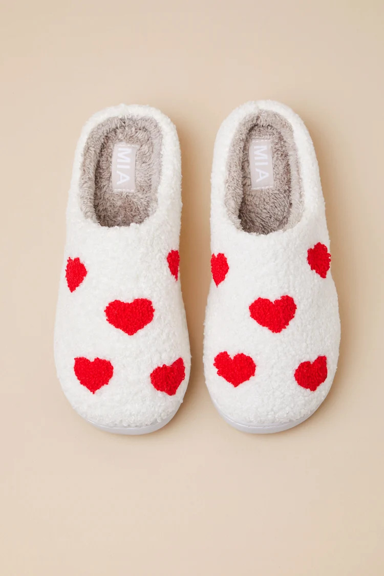 Cozi White and Red Hearts Shearling Slippers | Lulus