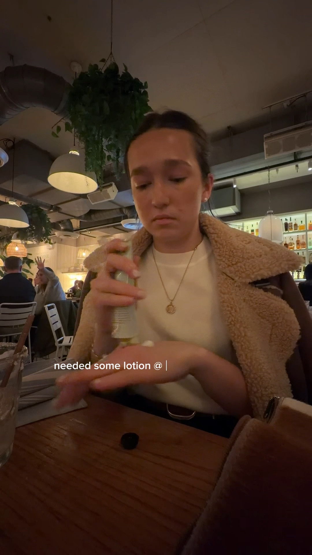 #ad 
EVERYONE has been loving the new @havynco hand lotion at @Anthropologie 🧴havyn is my happy hour essential with this weather🤍
