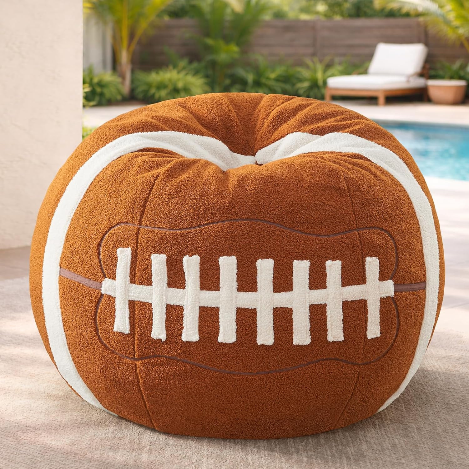 Puf de fútbol deportivo, sofá gigante con relleno de espuma | Amazon (US)