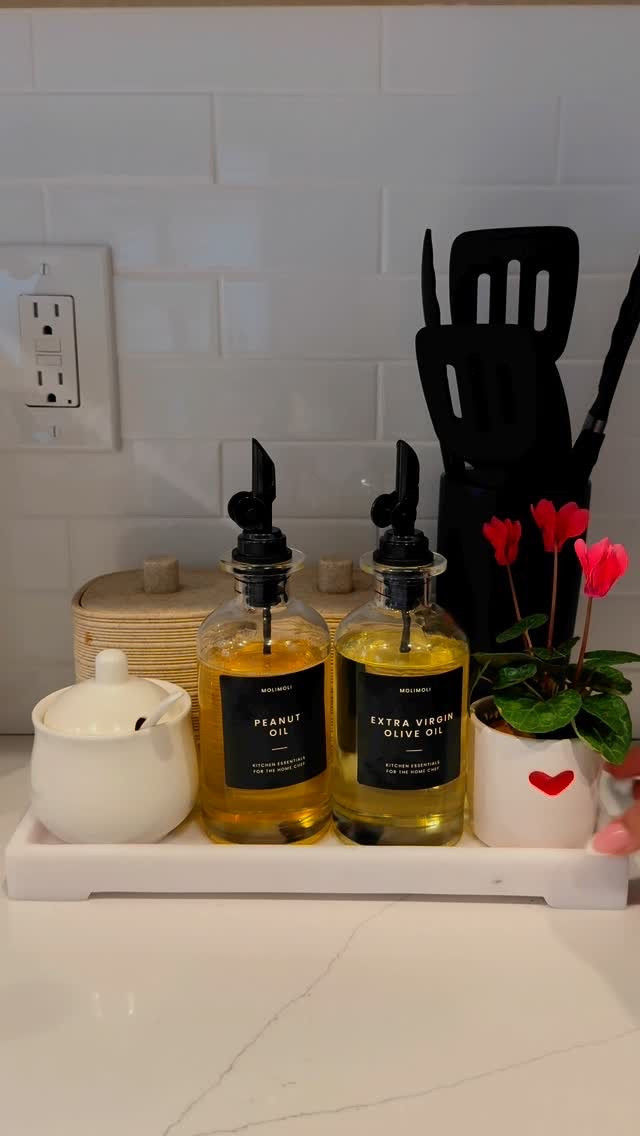 It’s always the tiniest corners that steal my heart. 💓 

Finally got these cute glass oil bottles for this little nook in my kitchen… and now I catch myself just staring at it like… why does this make me so happy? 🥰❤️

Honestly, small details make such a big difference in how a space feels.

Let me know in comments if you want the link to these bottles! 🍶

#newhome #newhouse #kitchendecor #kitchen