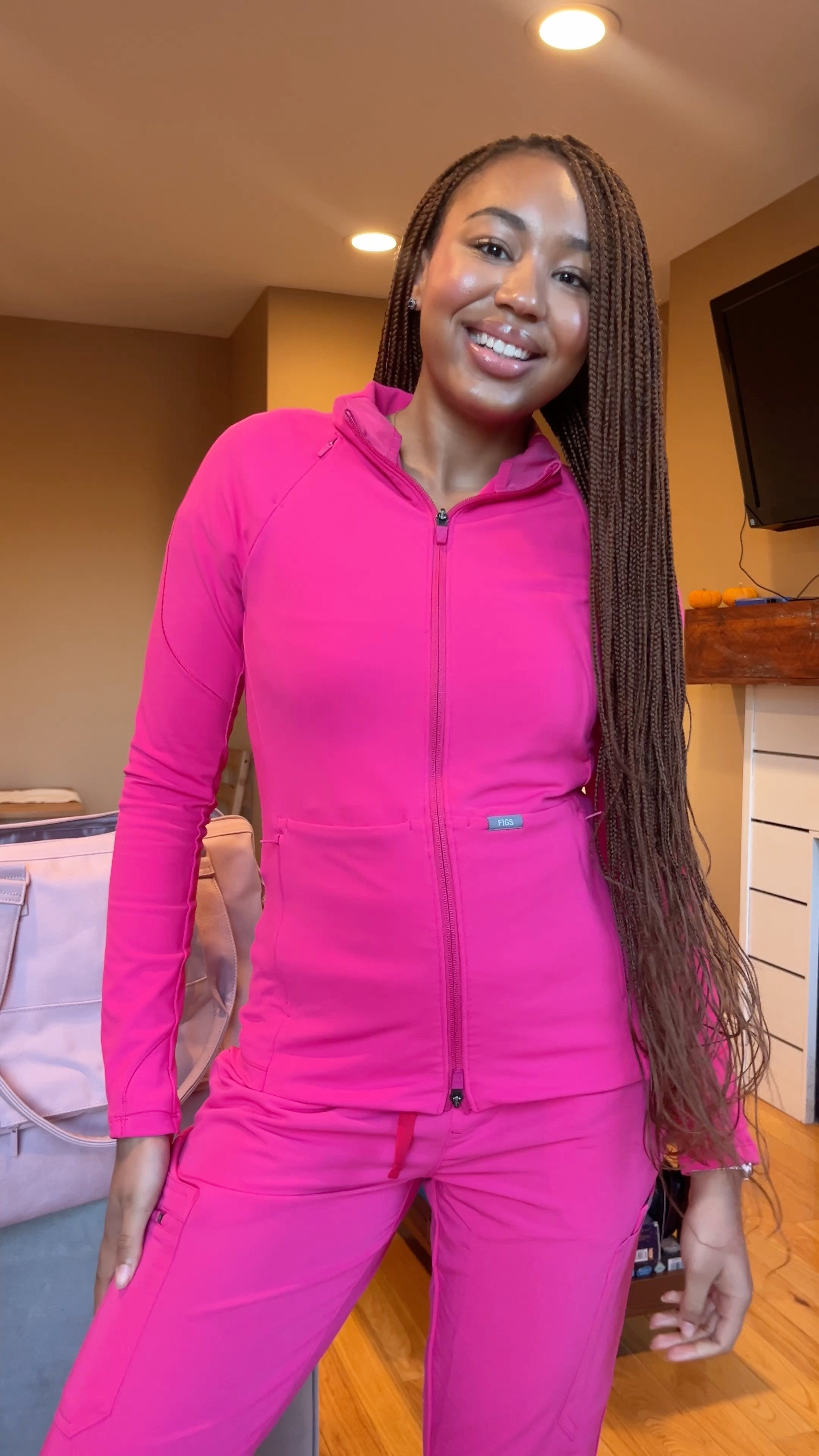 Get ready with me to catch some babies! 

Scrubs are @wearfigs in Shocking Pink 
Use code KyeishaLFIRSTFIGS for 15% off your first order! 
Want to shop the look? Scrub cap and overnight bag linked in my LTK  

 