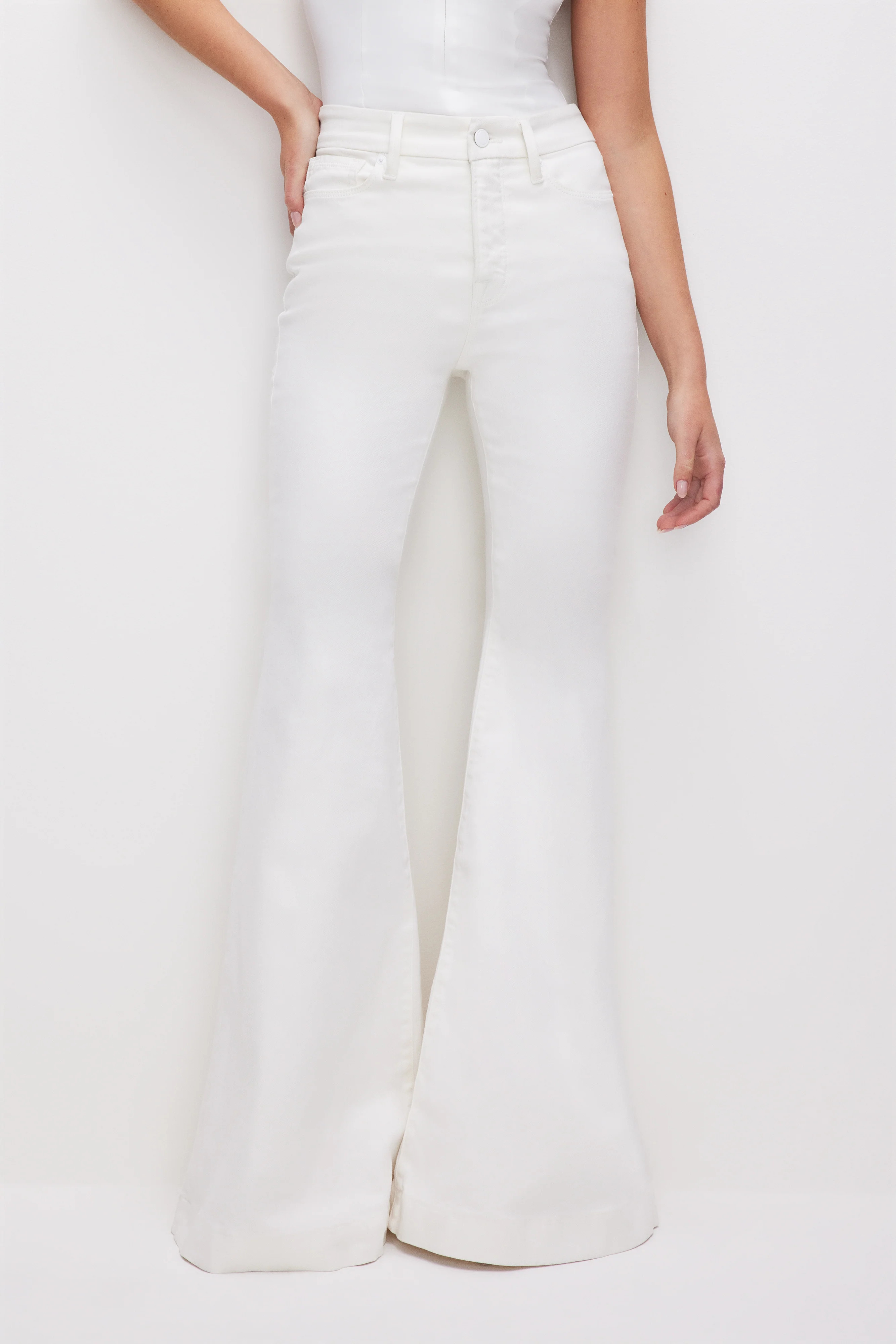 GOOD WAIST SUPER FLARE JEANS | Good American
