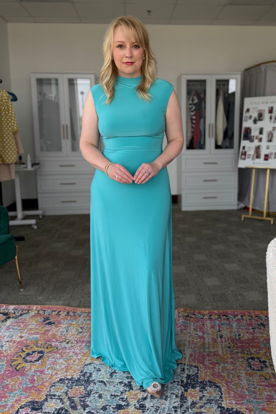if you were looking for a dress that feels like wearing cozy pajamas, this is it. The material is incredible and the color is perfect for our House of Colour springs. Would be a beautiful wedding guest dress.

#LTKMidsize #LTKStyleTip #LTKWedding