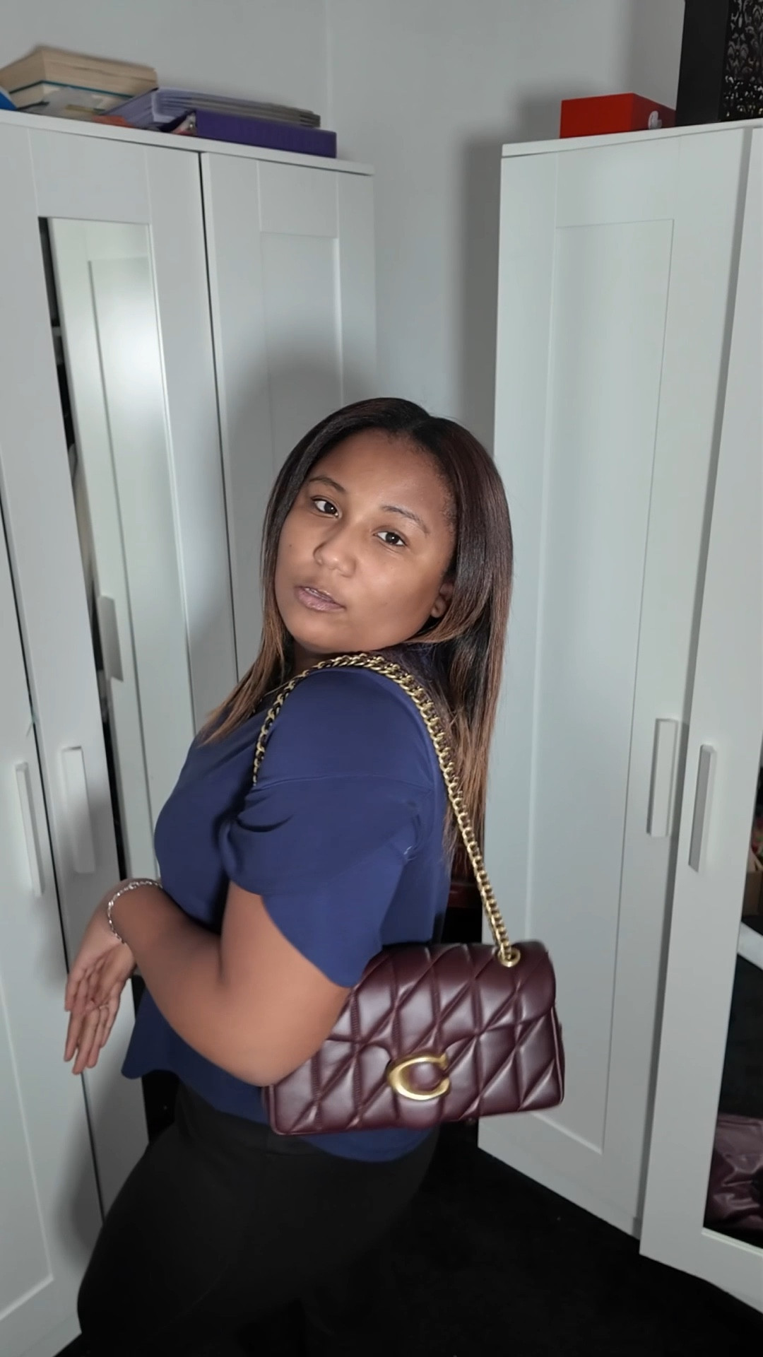 Because sometimes the bag chooses you 🖤🍒
Not sponsored — just me and my Coach Tabby 26. Linked in my LTK like everything else 😉

#bagtok #coach #coachtabby26 #coachtabby #tabbybag