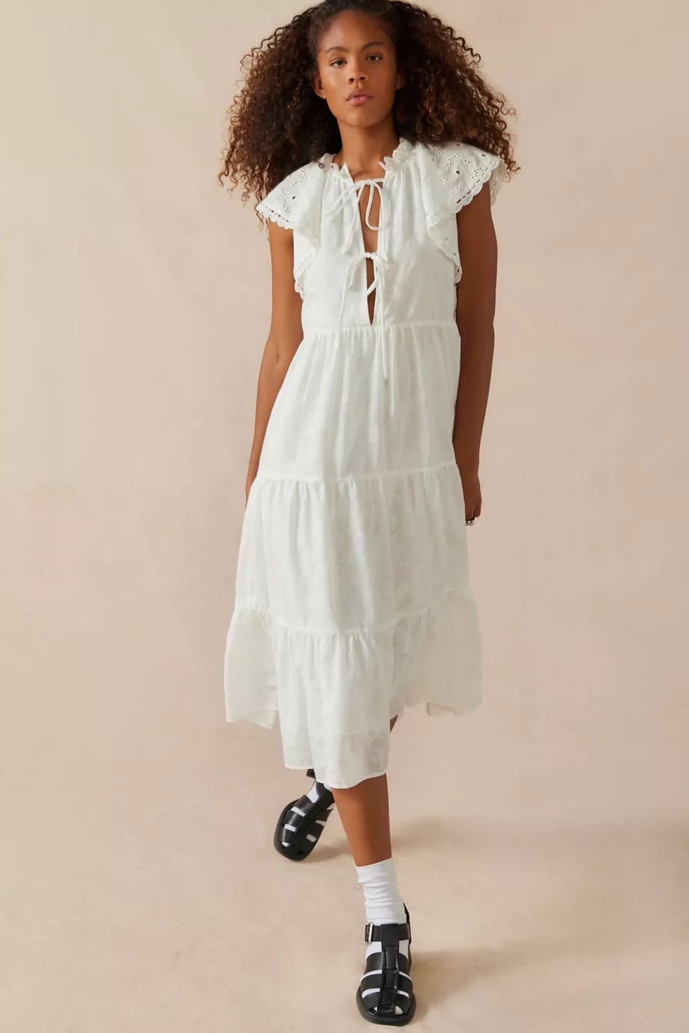 En Saison Rue Eyelet Tiered Midi Dress | Urban Outfitters (US and RoW)
