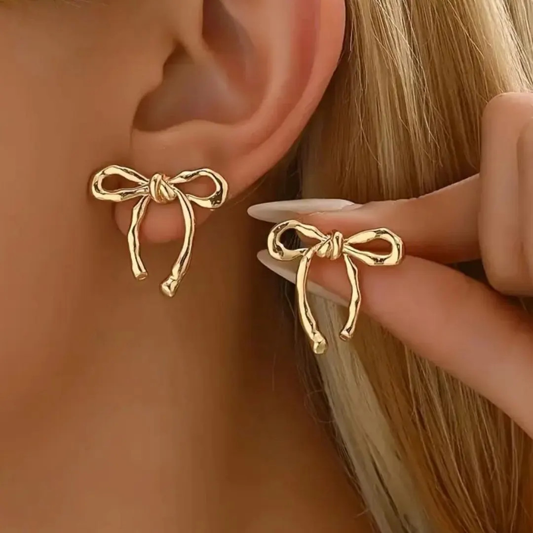 Preppy Pearl Bow Earrings - Etsy | Etsy (US)