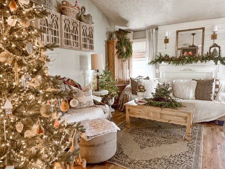 A cozy cottage Christmas living room— using a mix of everyday decor & seasonal holiday decor. 🌲🍐

#LTKHoliday #LTKhome #LTKparties