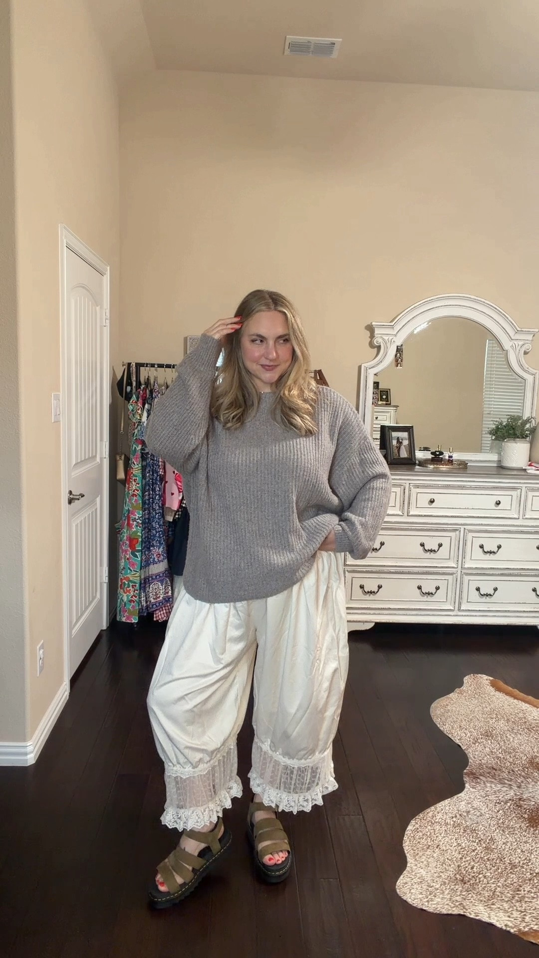 Going to be wearing this over and over again! It’s sooo comfy & effortlessly cute. 🧸☁️ comment “FALL” for links!

@shopcider @oldnavy  @drmartensofficial @drmartensusa #bloomerpants #midsizeoutfits #fallfashion #midsize #fallfashioninspo mom style, oversized sweater, comfy and chic ootd

#LTKootd #LTKMidsize #LTKmomlife