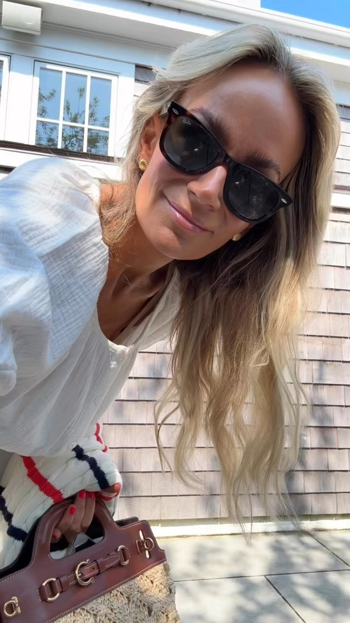 Perfect beach outfit from @marea
Beach jewelry from @lisilerch