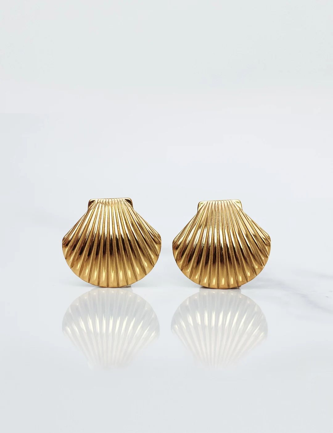 18K Gold Shell Earrings Sea Shell Studs Waterproof Earrings Trendy Studs Gold Jewellery for Women... | Etsy (US)