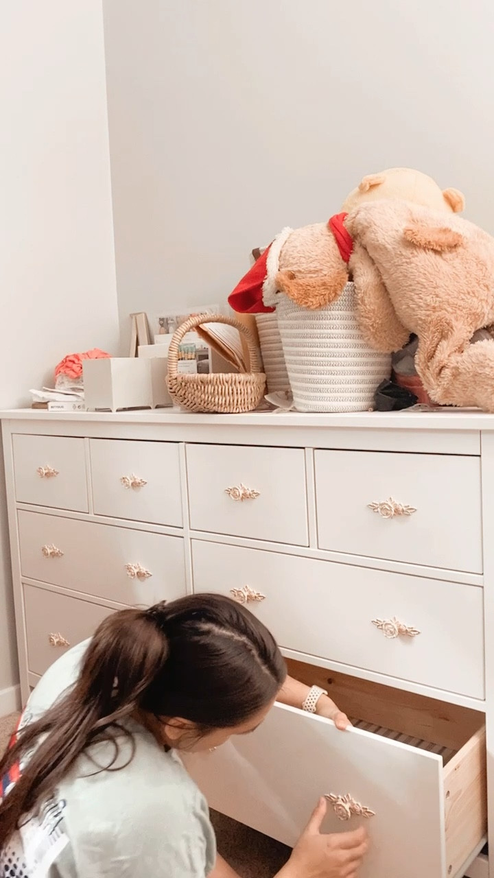 Upgrading the drawer pulls on our ikea hemnes dresser to fit our baby girl nursery!! 

These drawer knobs are an amazon find & are only $13 for a 5 pack! They are labeled as “ivory” but are blush in person! They are perfect for a baby girl’s room or nusery. 



#LTKbump #LTKfamily #LTKbaby