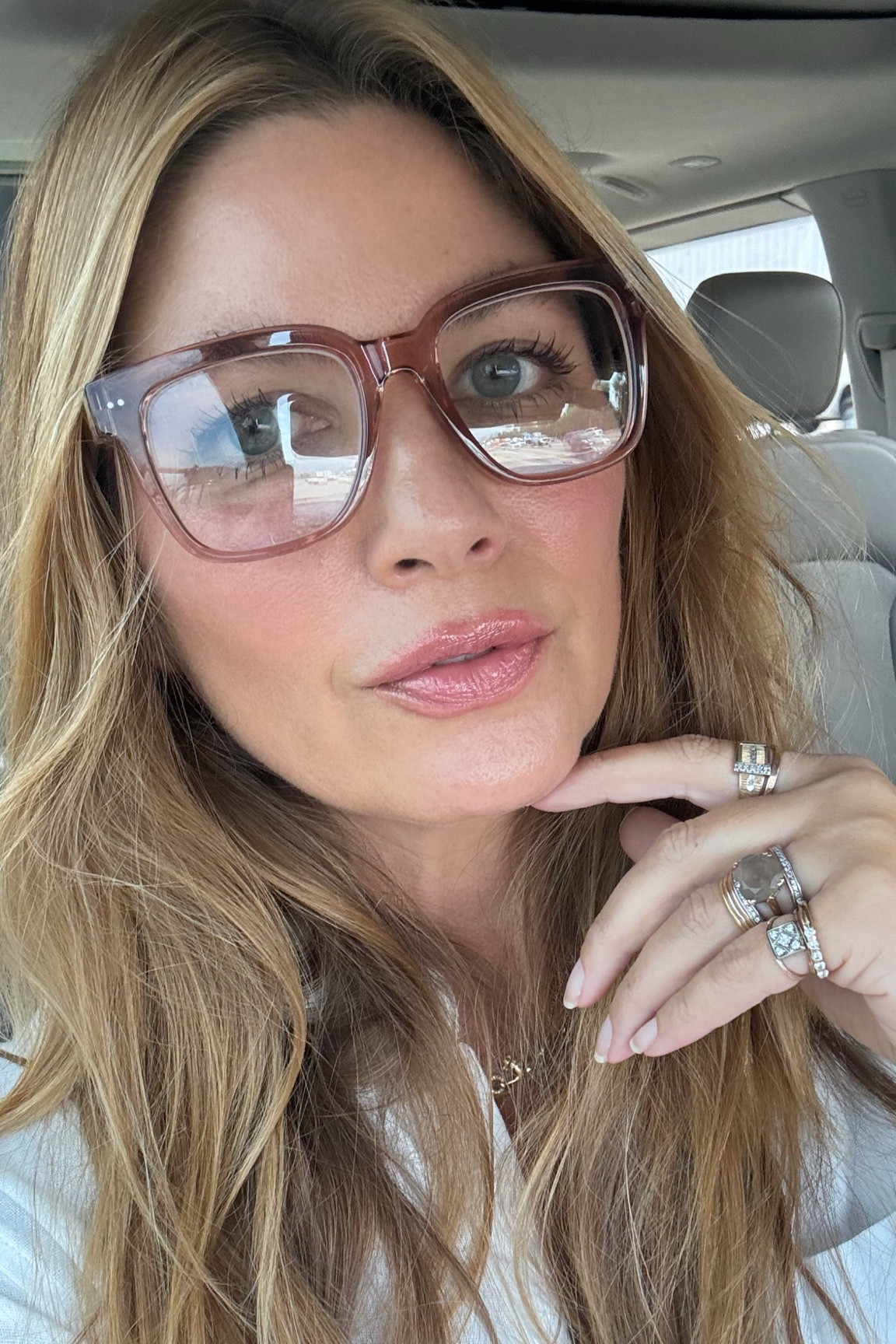 Love these progressive readers….the shiny nude pink hue is so versatile and 10% of all purchases of this style/shade will go to breast cancer research. 💗

#LTKWorkwear #LTKOver40 #LTKFindsUnder100