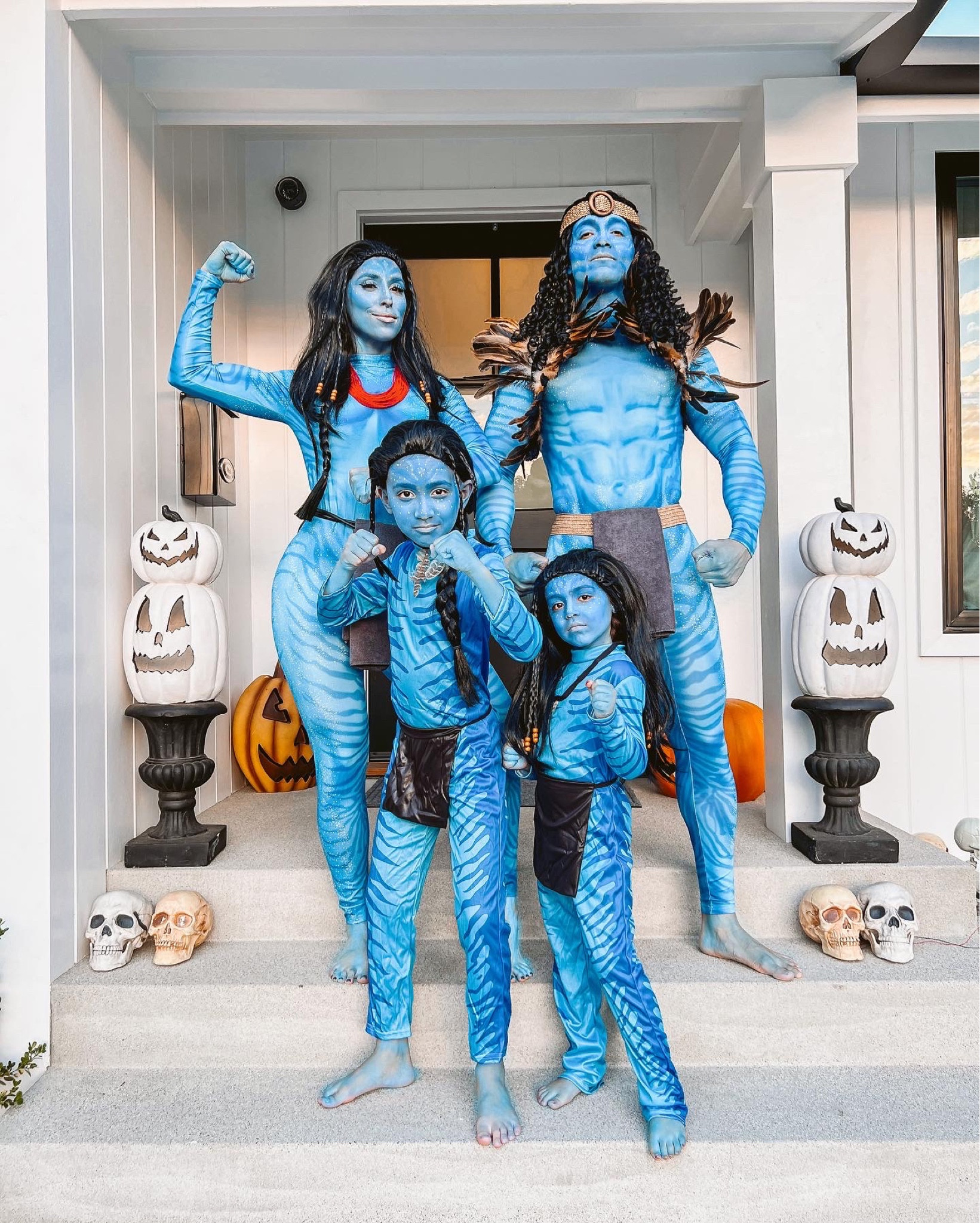 Family Halloween costume ideas #halloweencostume #costume #familyhalloweencostume #familycostume #avatar #disney 