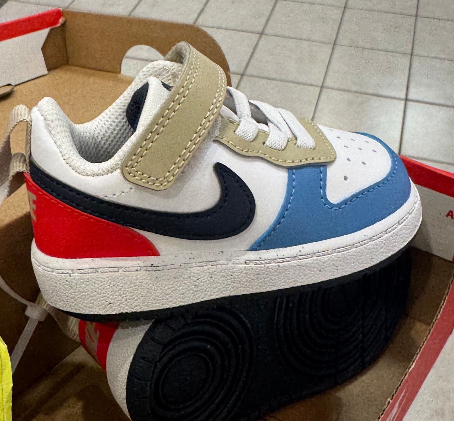 Baby Nike shoes 

Nike Unisex-Child Court Borough Low Recraft Shoes Sneaker